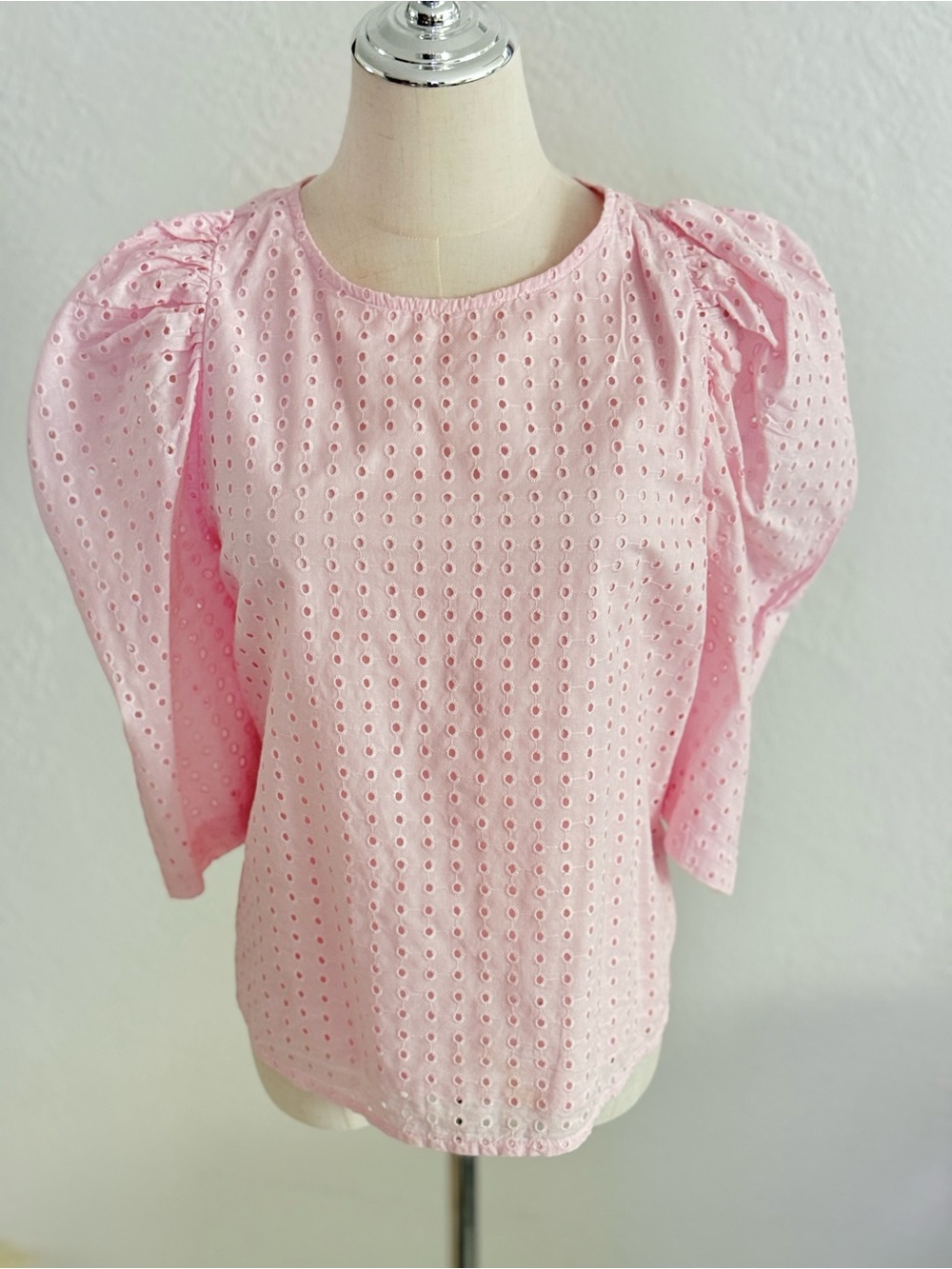 a new day Cotton‎ Pink Puff Sleeve Eyelet Top Sz:M Coquette Feminine Romantic - Picture 3 of 12